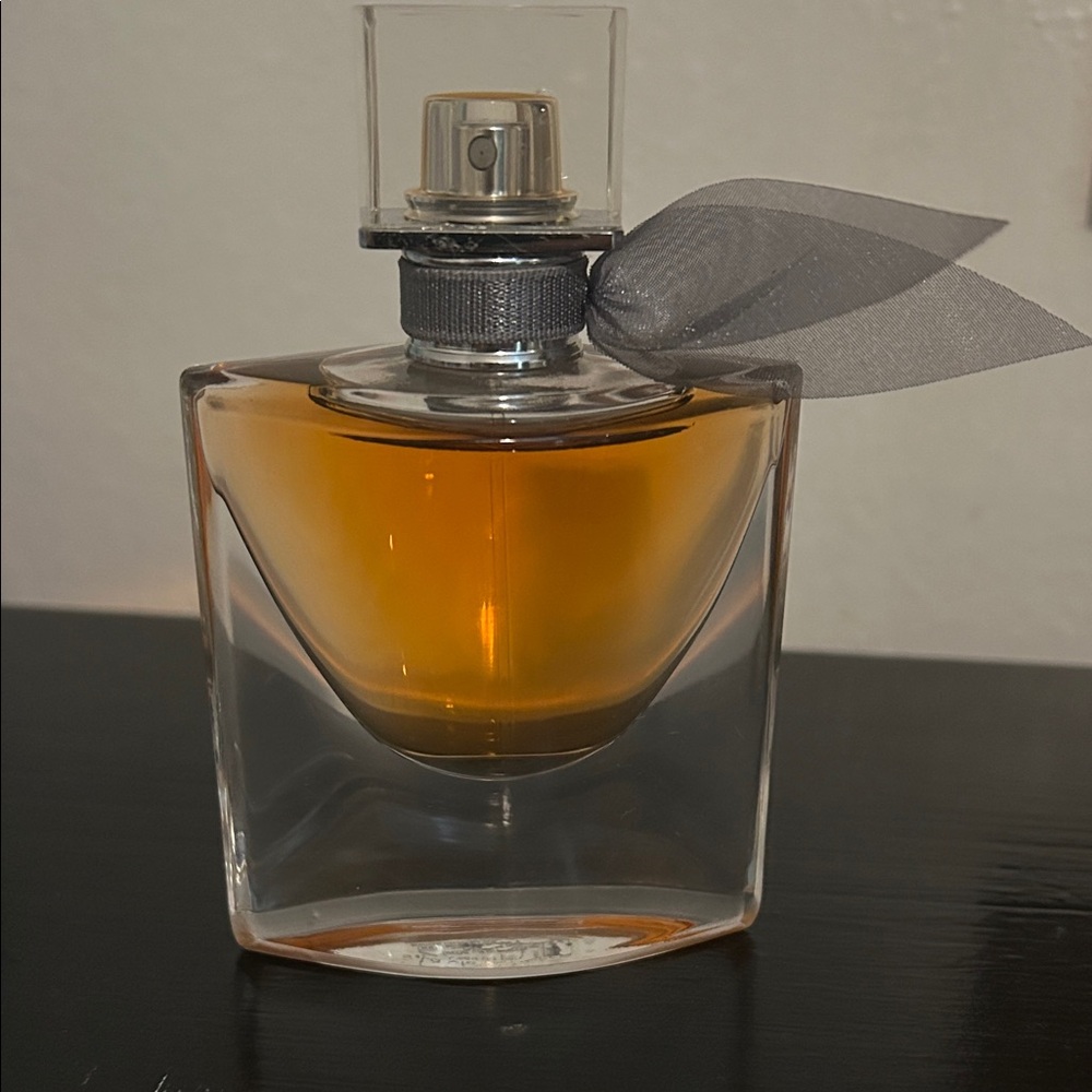 Lancome La Vie Est Belle Perfume with Warm Amber Tone